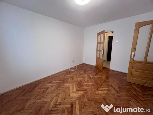 Apartament 2 camere,zona Liceul Auto