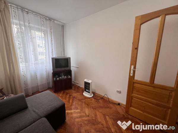 Apartament 2 camere,zona Liceul Auto