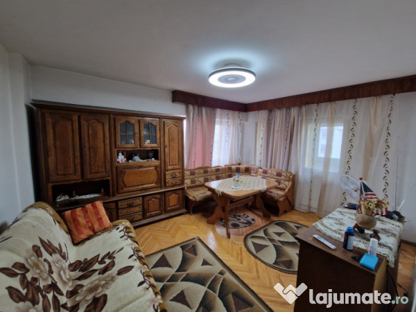 Apartament 3 camere, 69 mp, zona Ultracentral 