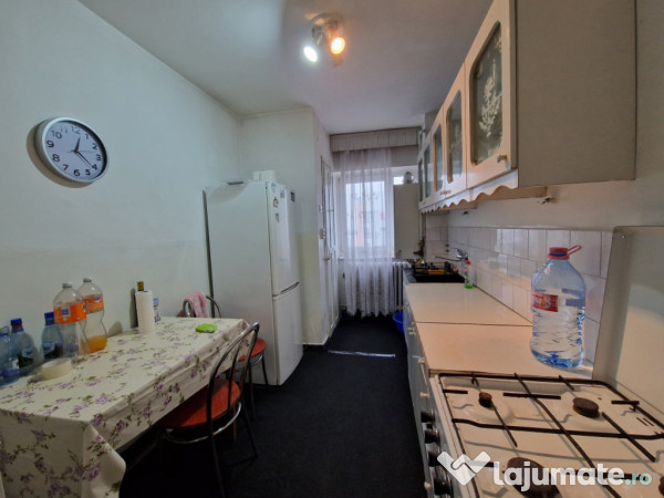 Apartament 3 camere, 69 mp, zona Ultracentral 