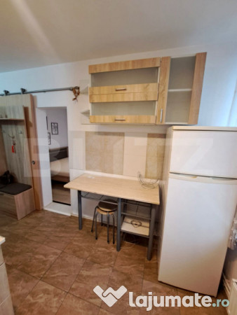 Garsonieră de vanzare, complet mobilată și utilata, 28 mp 