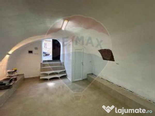 SPATIU COMERCIAL - zona Centrul Vechi 