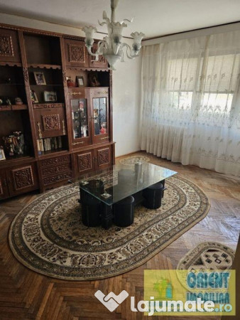 Centru, decomandat, 3 camere, etaj 2, vanzari Constanta 