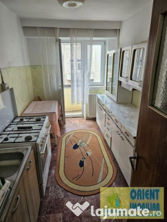 Centru, decomandat, 3 camere, etaj 2, vanzari Constanta 