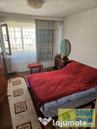 Centru, decomandat, 3 camere, etaj 2, vanzari Constanta 