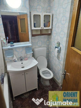 Centru, decomandat, 3 camere, etaj 2, vanzari Constanta 