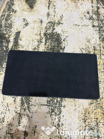 Deskmat sau mouse pad 