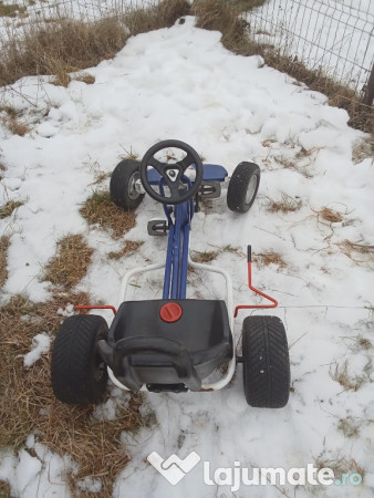 Kart cu pedale cu scaun reglabil 