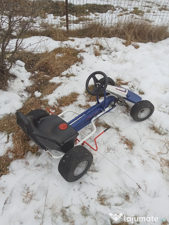 Kart cu pedale cu scaun reglabil 