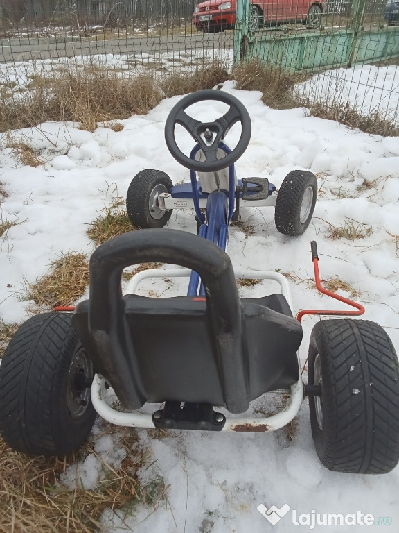 Kart cu pedale cu scaun reglabil 