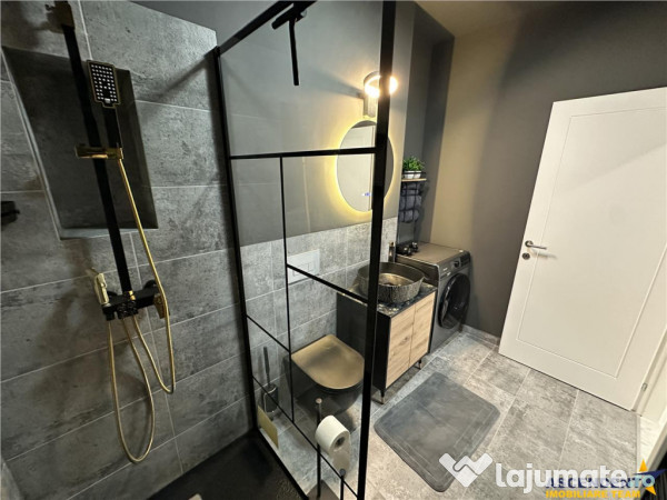 FILM!Boutique LUX, terasa cu view, design de colectie,dotari