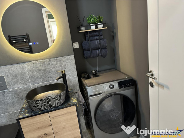 FILM!Boutique LUX, terasa cu view, design de colectie,dotari