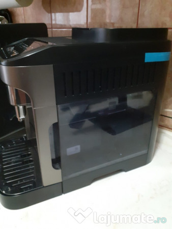 Espressor automat De Longhi Magnifica EVA cu garanție extinsă 