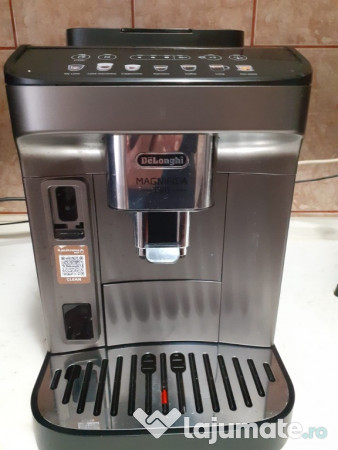 Espressor automat De Longhi Magnifica EVA cu garanție extinsă 