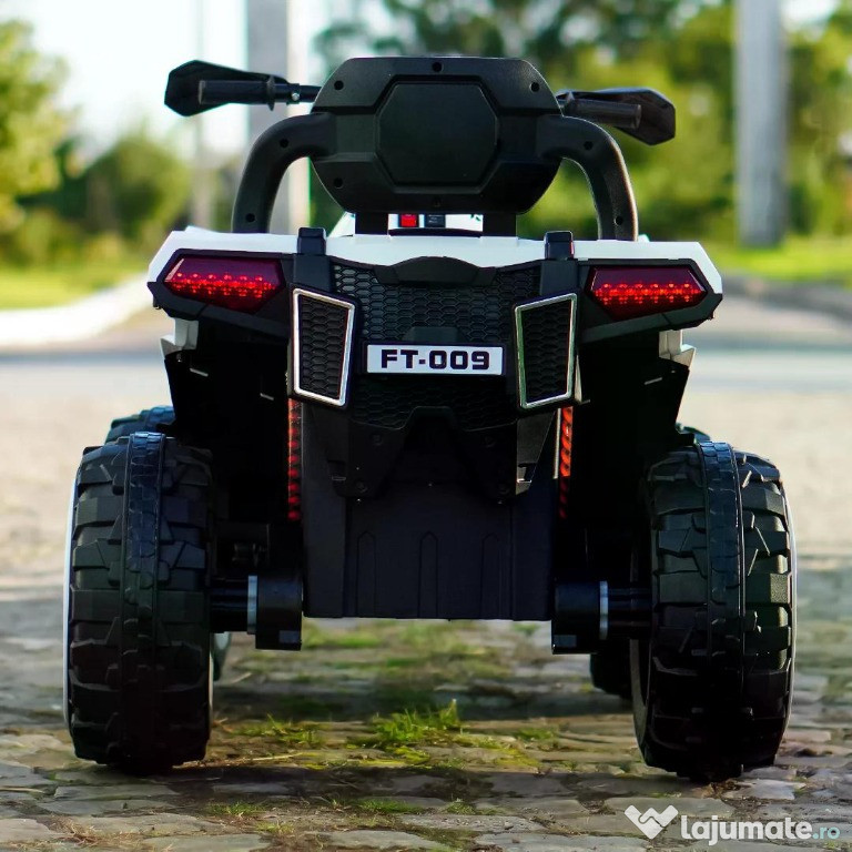 ATV electric pt. 2 copii 4x4 Kinderauto SuperOffroad V2 4x45W White