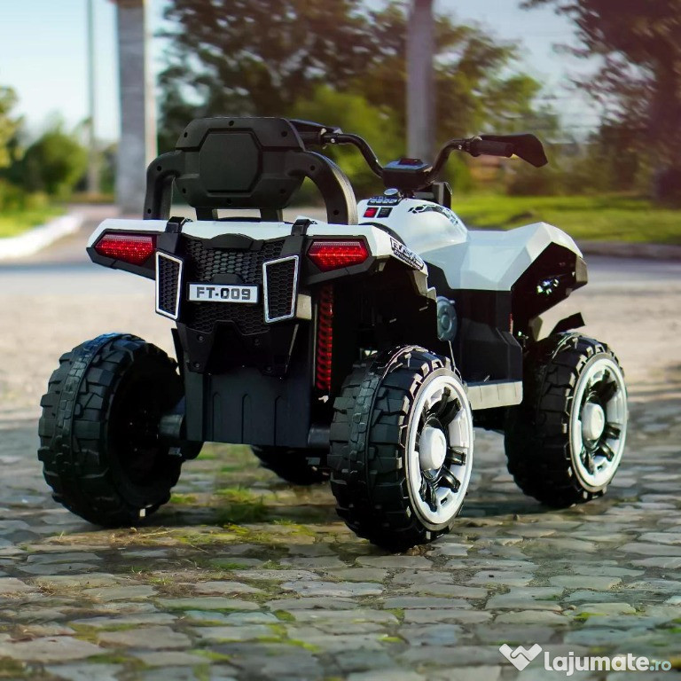 ATV electric pt. 2 copii 4x4 Kinderauto SuperOffroad V2 4x45W White