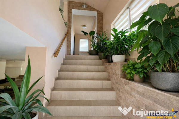 FILMTur 3D! Casa eleganta,curte amenajata, garaj, Brancovene