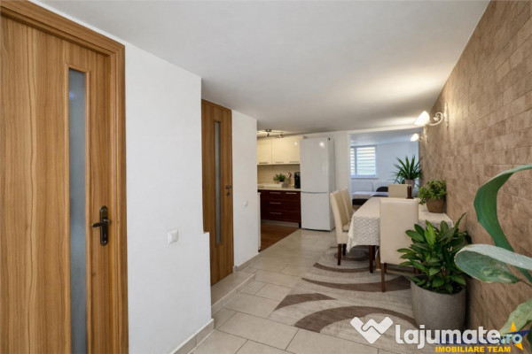 FILMTur 3D! Casa eleganta,curte amenajata, garaj, Brancovene