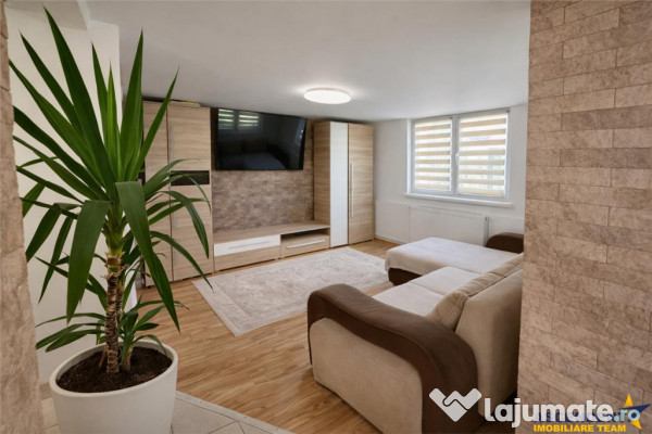 FILMTur 3D! Casa eleganta,curte amenajata, garaj, Brancovene