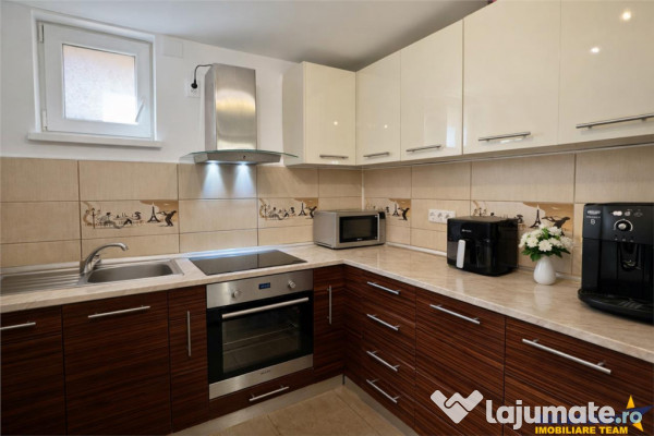 FILMTur 3D! Casa eleganta,curte amenajata, garaj, Brancovene