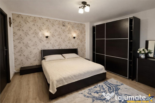 FILMTur 3D! Casa eleganta,curte amenajata, garaj, Brancovene