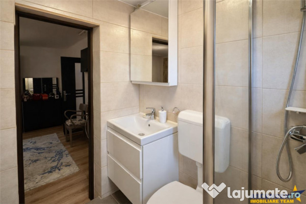 FILMTur 3D! Casa eleganta,curte amenajata, garaj, Brancovene