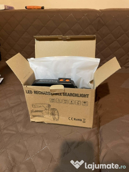 Lanternă led reîncărcare 