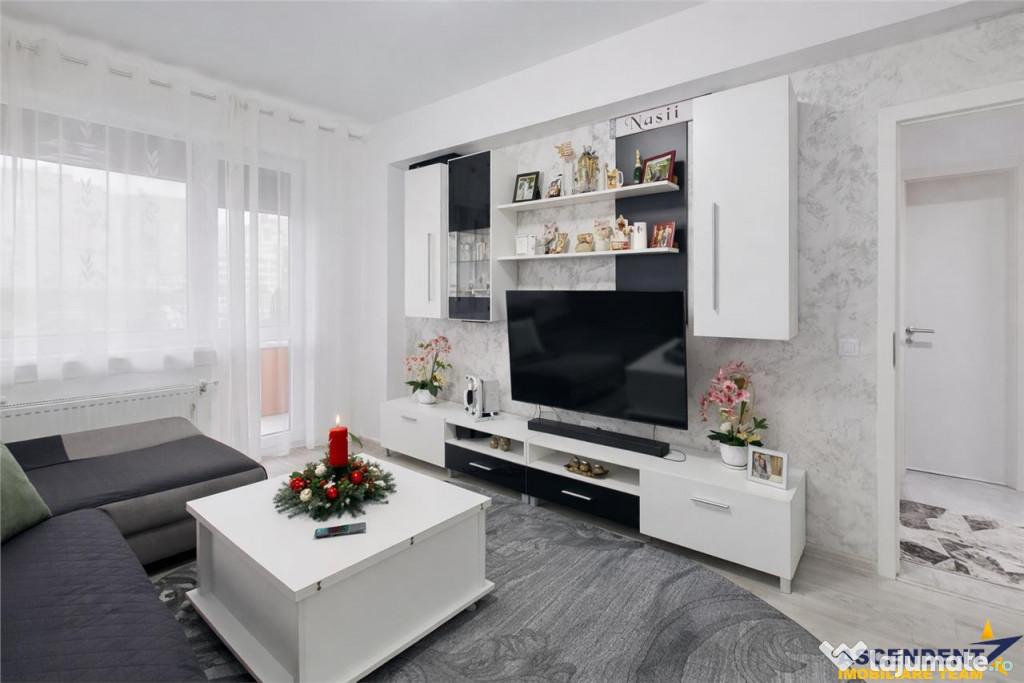 TUR 3D! Decomandat,mobilat,accesorizat, balcon,spatii depozi 