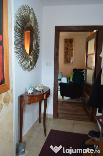 Apartament trei camere in vila situat in Busteni 