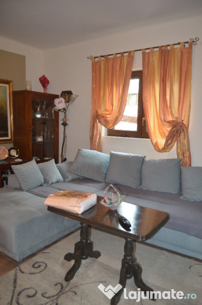Apartament trei camere in vila situat in Busteni 