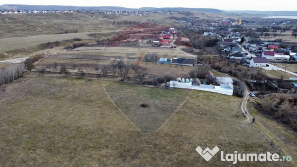 Teren 2925 mp comuna Mitocu Dragomirnei