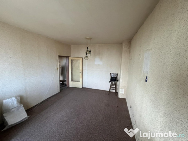 Apartament o camera de vanzare zona Balcescu 