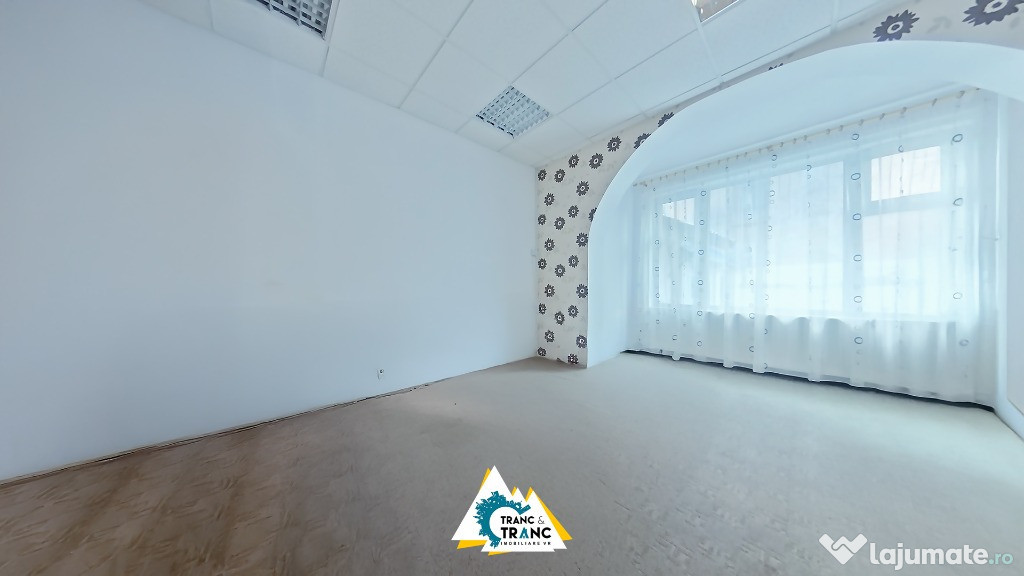 Spatiu de birouri cu 3 camere in zona Bibliotecii Judetene din Arad 