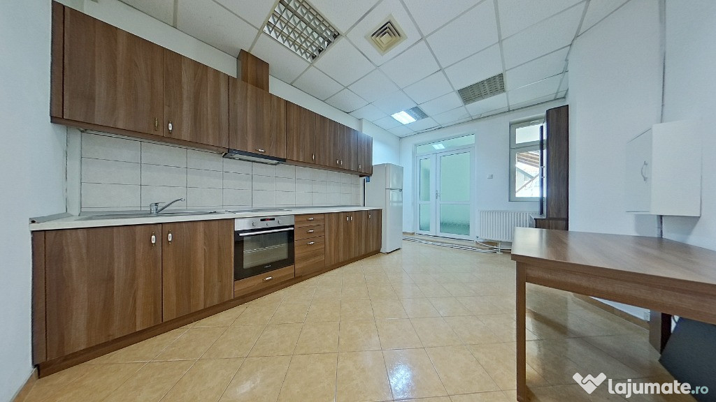 Spatiu de birouri cu 3 camere in zona Bibliotecii Judetene din Arad 