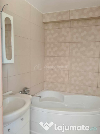 Casa de vacanta - 1.800 mp - Varful lui Roman - Horezu 