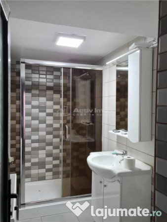 Casa de vacanta - 1.800 mp - Varful lui Roman - Horezu 