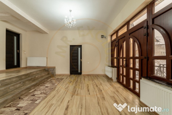 Casa imbratisata de padure - Valea Ursului, Bascov