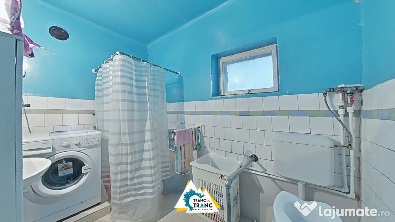 Casa traditionala cu 4 camere, in Cuvin 