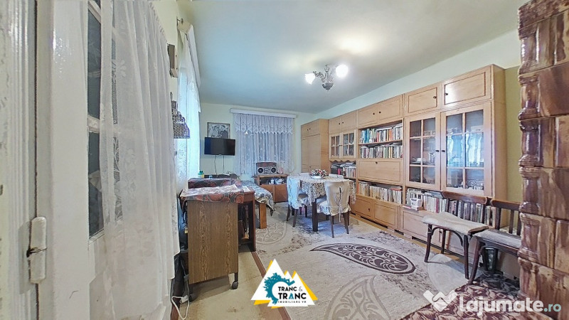 Casa traditionala cu 4 camere, in Cuvin 