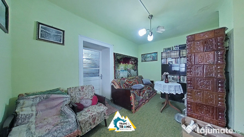 Casa traditionala cu 4 camere, in Cuvin 