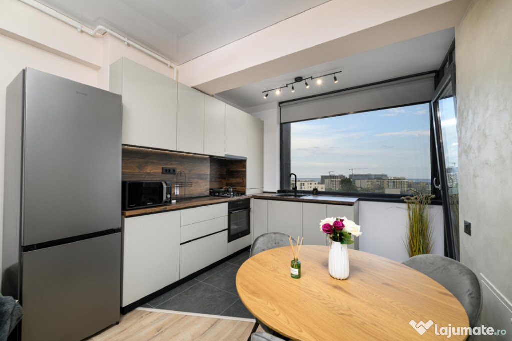 Apartament 2 camere, vedere catre mare, in zona Hanul cu Pes 