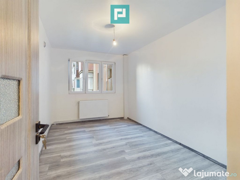 Apartament 3 camere pe str Hateg in Vlaicu