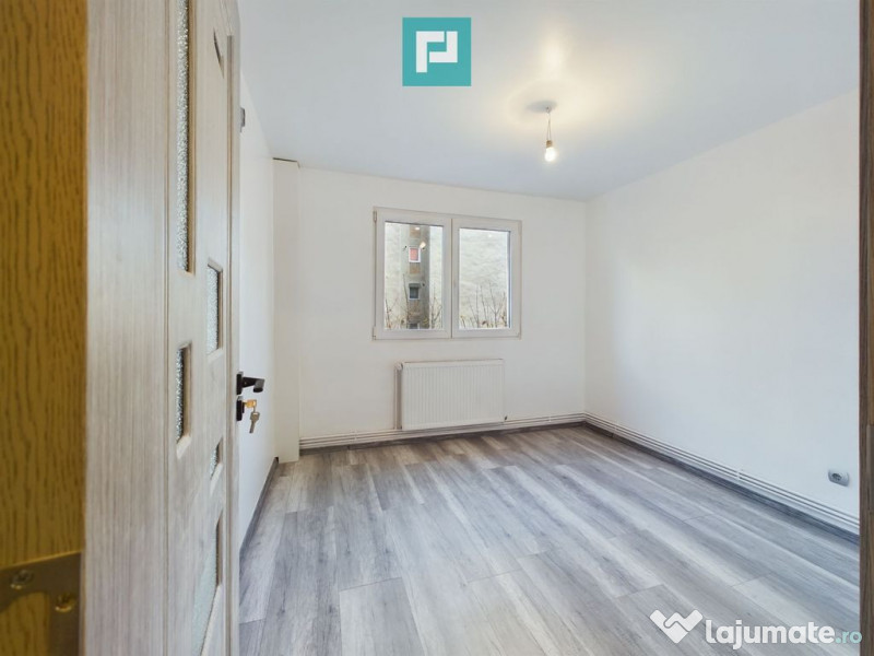 Apartament 3 camere pe str Hateg in Vlaicu