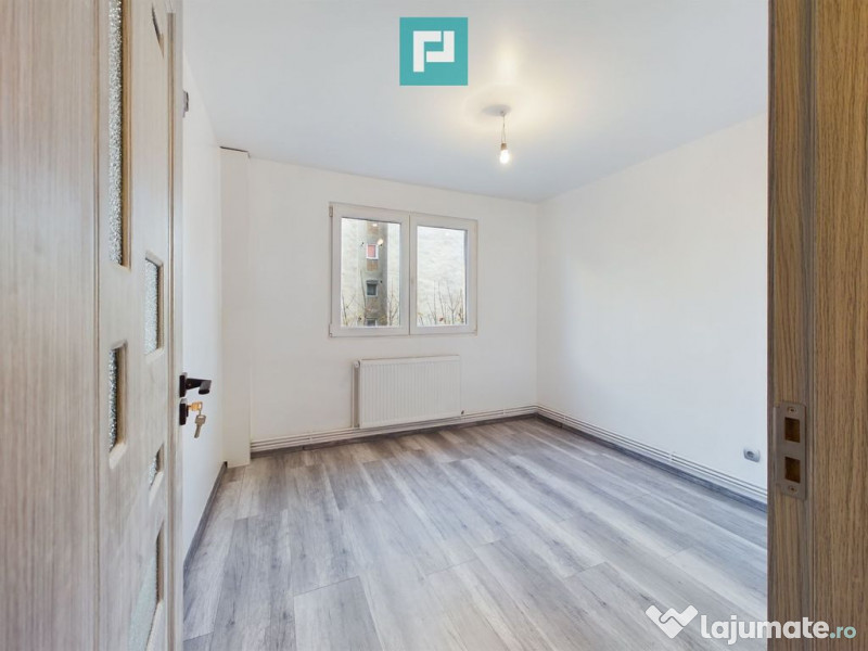 Apartament 3 camere pe str Hateg in Vlaicu