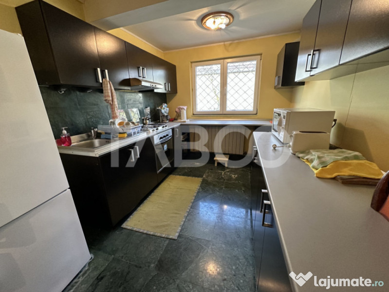 Casa familiala pentru locuit sau vacanta , spatioasa si conf