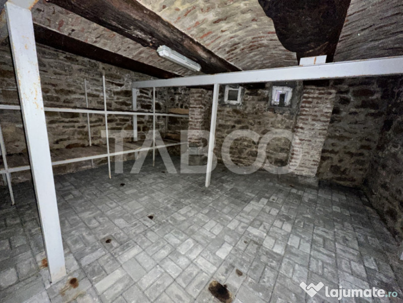 Casa familiala pentru locuit sau vacanta , spatioasa si conf