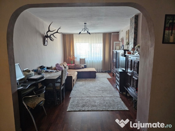 Apartament 4 camere, decomandat situat in zona Tomis III – 