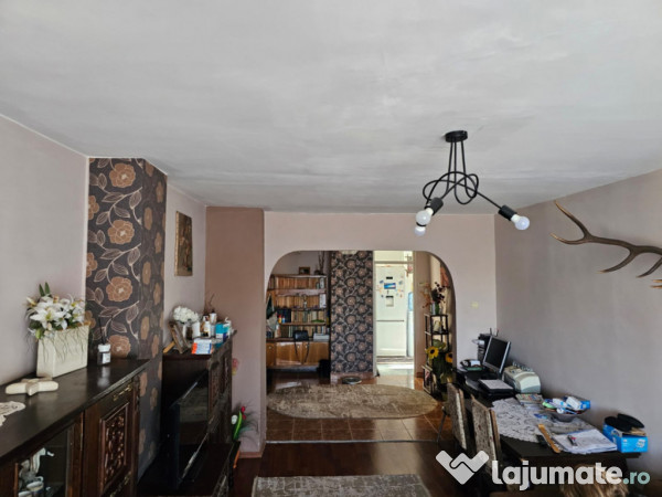 Apartament 4 camere, decomandat situat in zona Tomis III – 