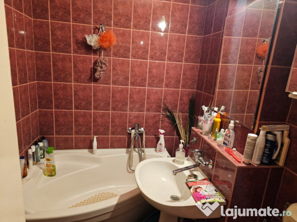 Apartament 4 camere, decomandat situat in zona Tomis III – 