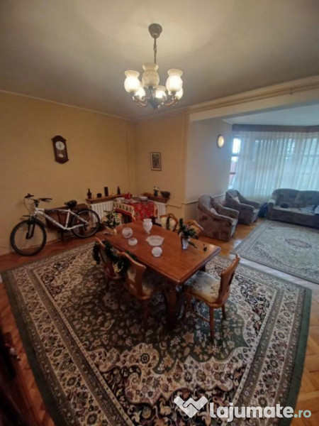 VILA(P 1), zona Centru-Vechi, Caramida, MERITA VAZUTA!